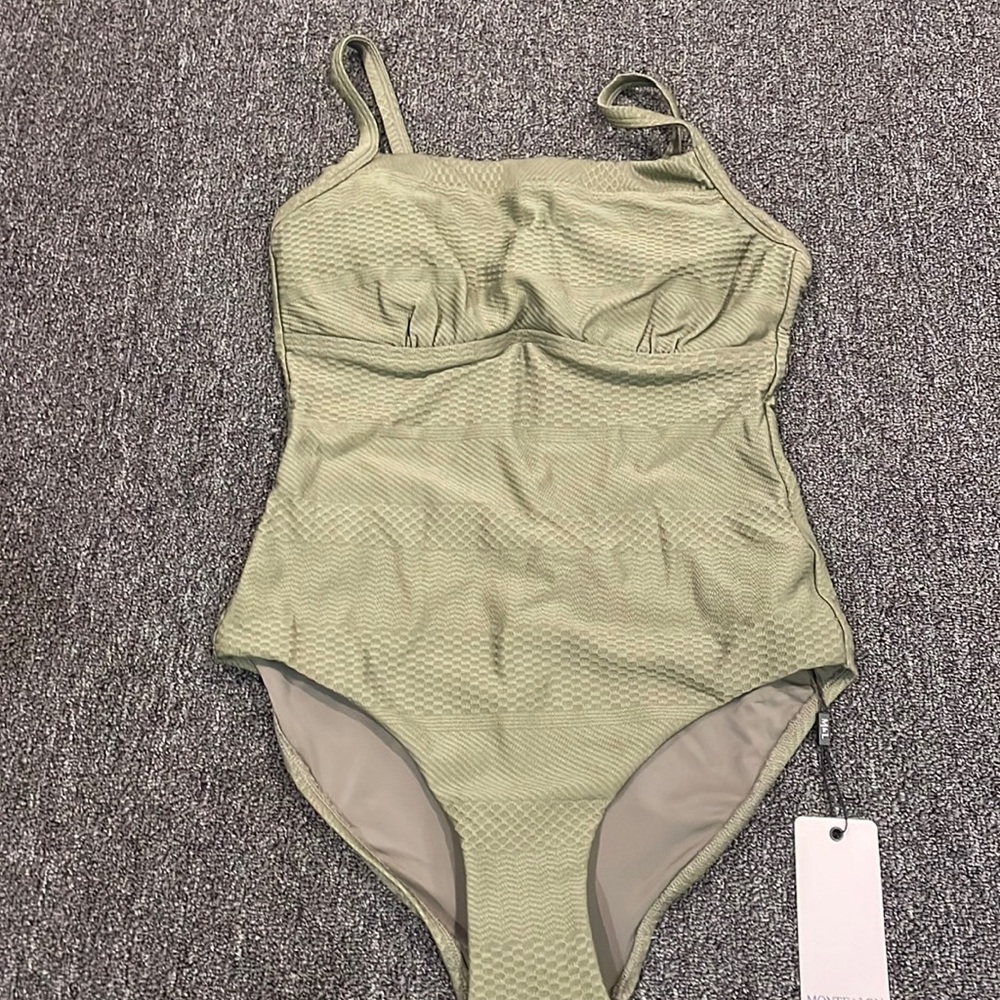 TAGS ON Monte&Lou one piece bathing suit with texture and built in cup sizing 6